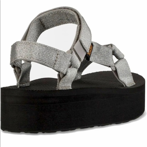 Teva Flatform Sandals - NWT (wmns 5/6) - Picture 5 of 16